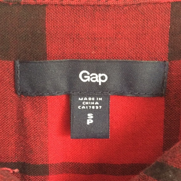 6/$30 (BUNDLE)  GAP RED PLAID LADIES SHIRT SIZE S IN GUC - Picture 10 of 12